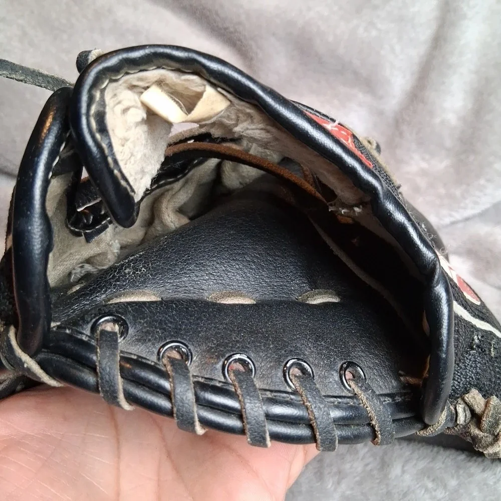 Regent XG700 Baseball Glove Right‎ Hand Throw Black 11